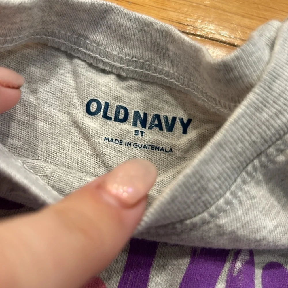 Old navy 5 t girl shirt good condition